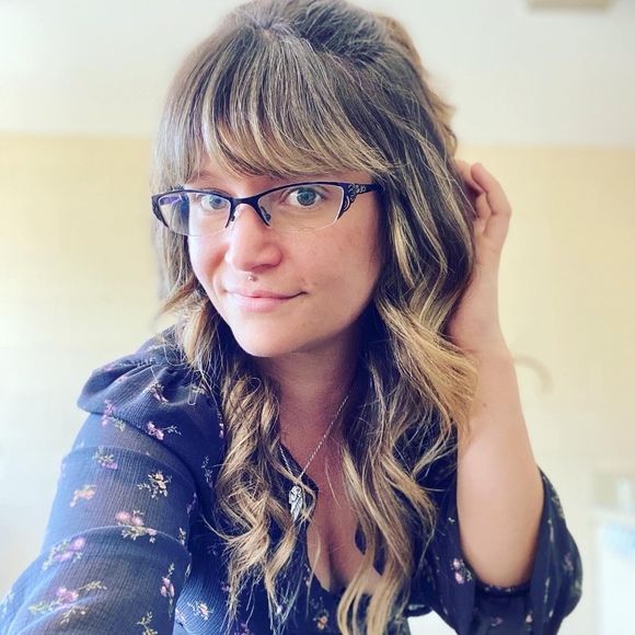 Meet your Posher, Amanda - Picture 1 of 1